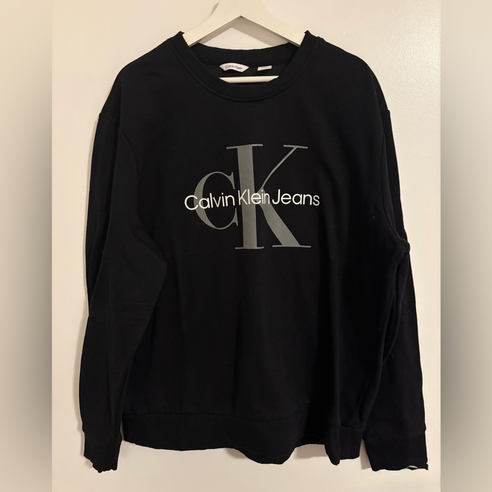 Men’s XL Calvin Klein crewneck
